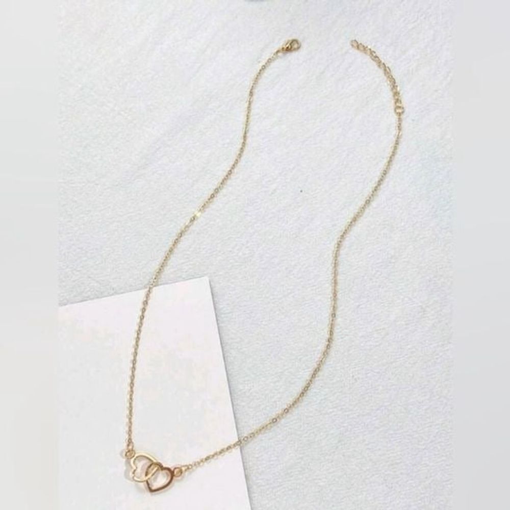 💕 $3 Bundled Gold Tone Interlocking Hearts Pendant Necklace